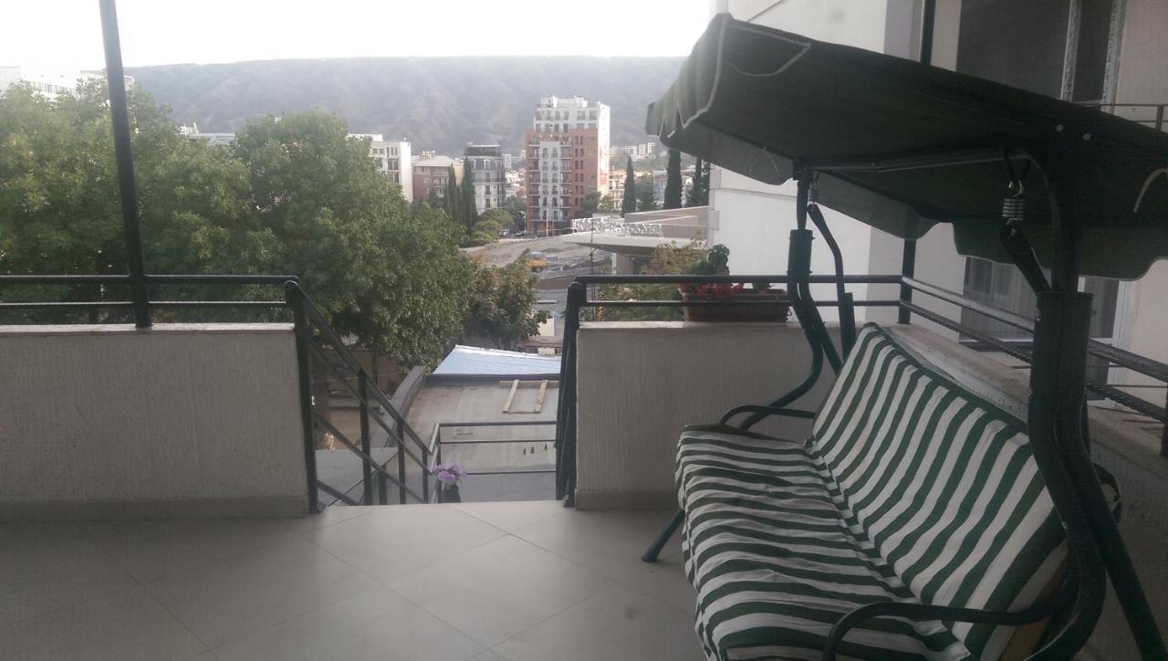 Gng Apartment Тбилиси Екстериор снимка