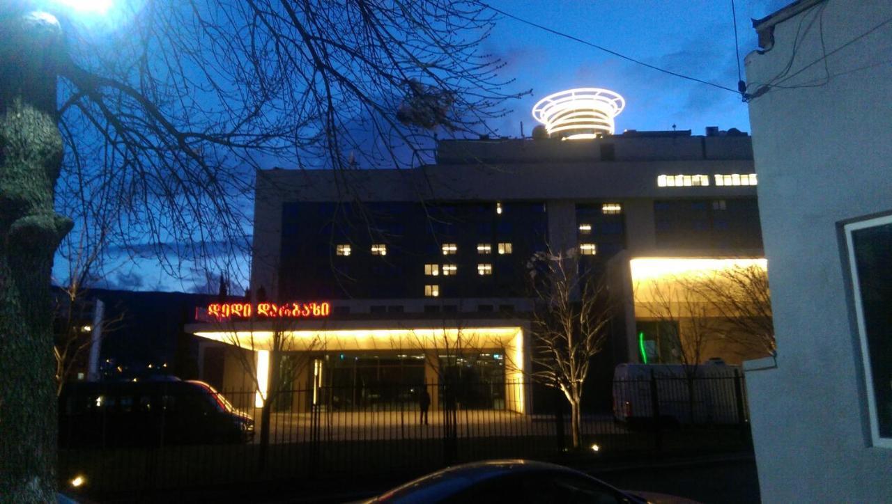 Gng Apartment Тбилиси Екстериор снимка